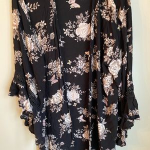 Black butterfly kimono